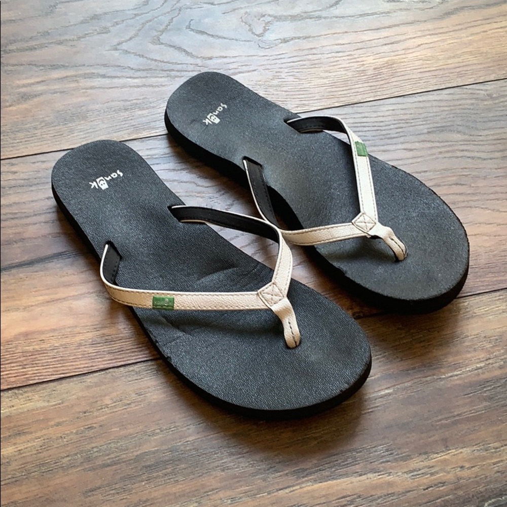 Sanuk Flip Flops